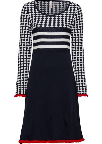 Strickkleid mit rüschen - strickkleid,